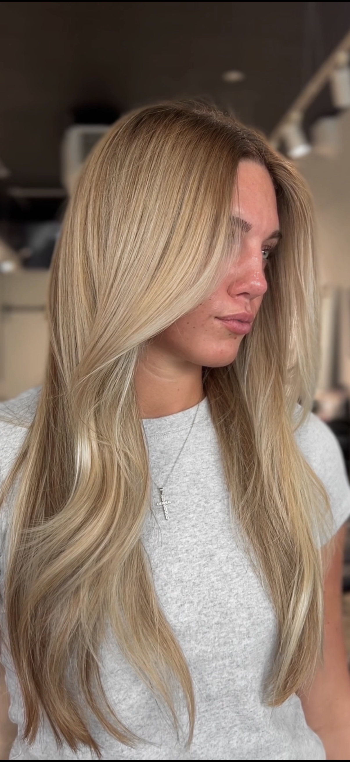 Seamlessly blended beige blonde hair by Jasmine Reyes